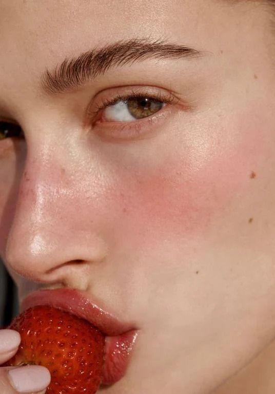 Nature's Berry Basket: Pure, Sweet, Farm-Fresh