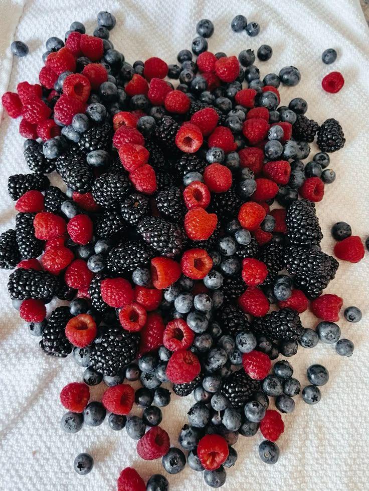Woodland Whispers: Organic Berries from the Wild